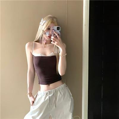 火车上的女孩2021
